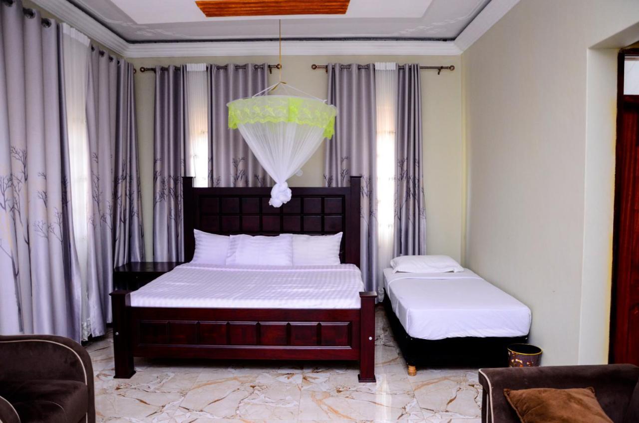 Peniel Beach Hotel Entebbe Ngoại thất bức ảnh