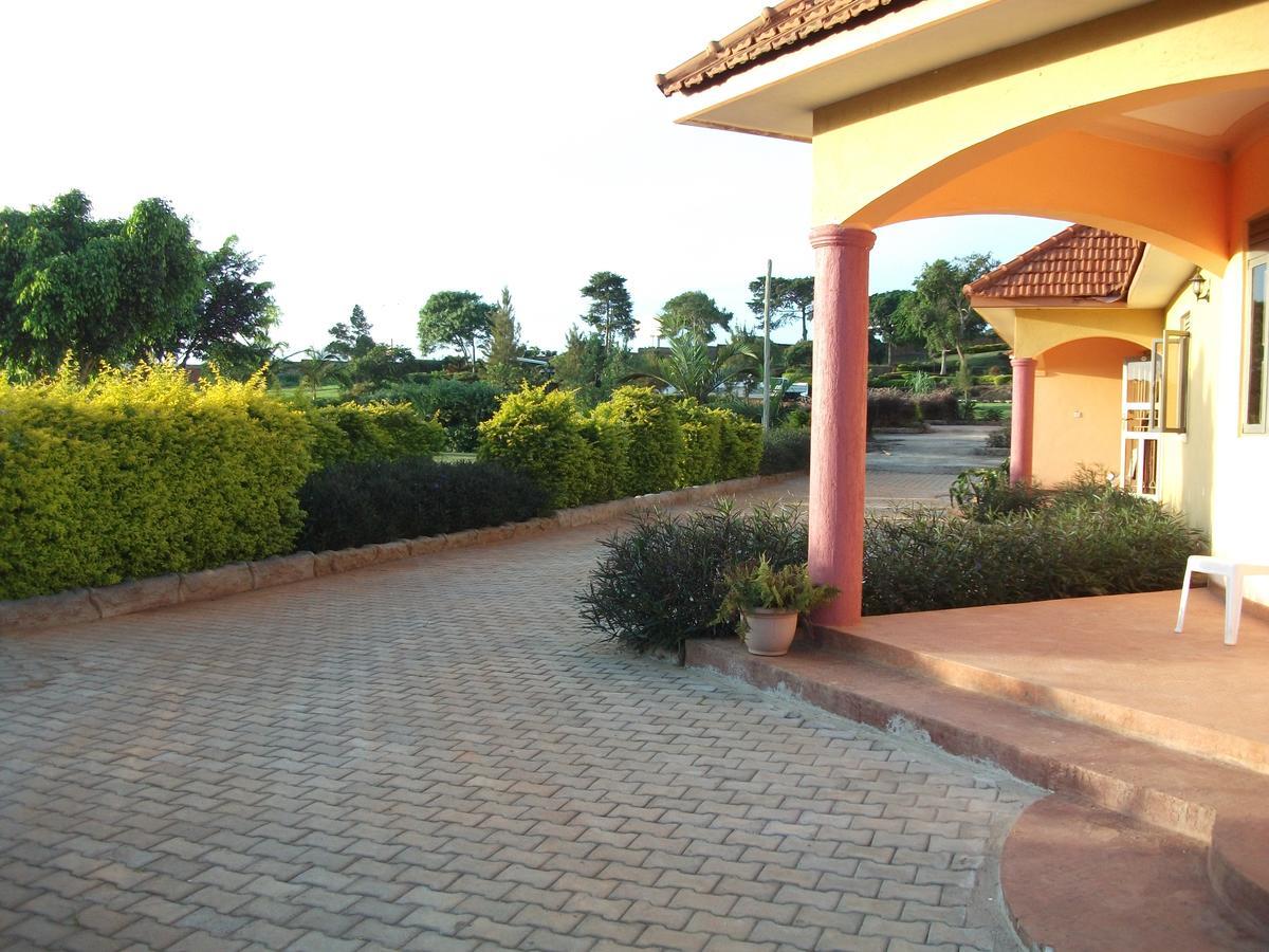 Peniel Beach Hotel Entebbe Ngoại thất bức ảnh
