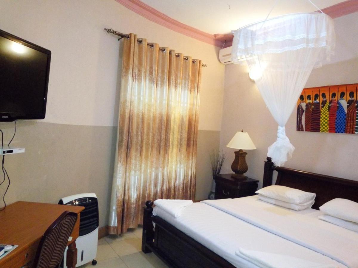 Peniel Beach Hotel Entebbe Ngoại thất bức ảnh