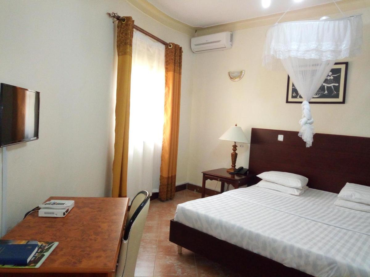 Peniel Beach Hotel Entebbe Ngoại thất bức ảnh